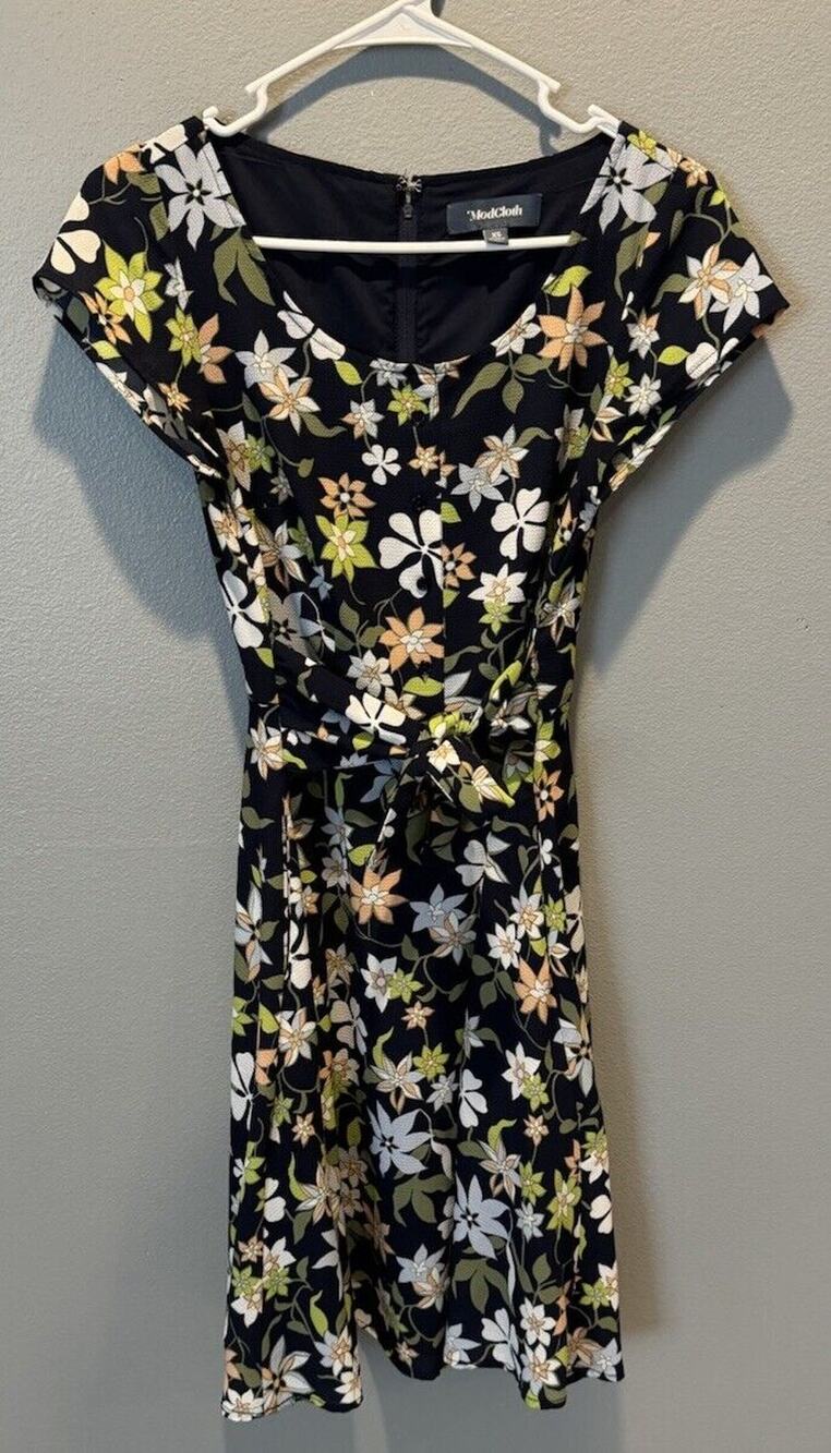 ModCloth Dress Women's A-Line Navy Floral Befits Your Brilliance Dress Size XS